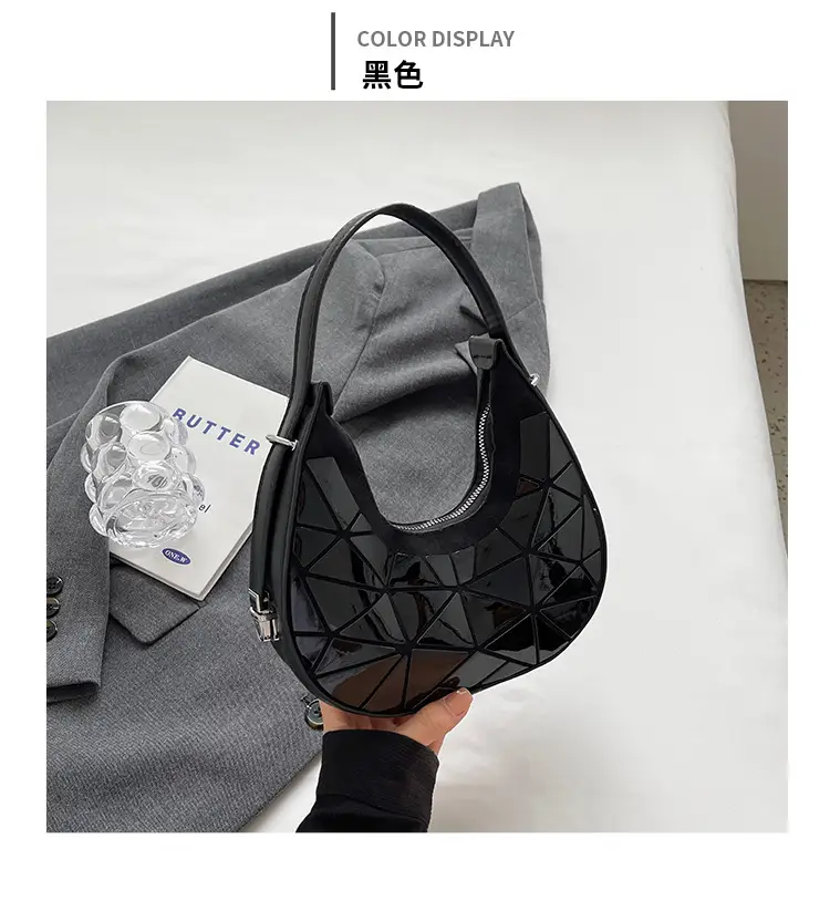 2023 New Women's Black Textured Shoulder Bag — feature 16