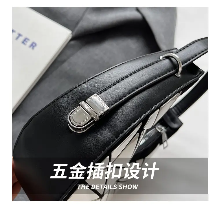 2023 New Women's Black Textured Shoulder Bag — feature 4