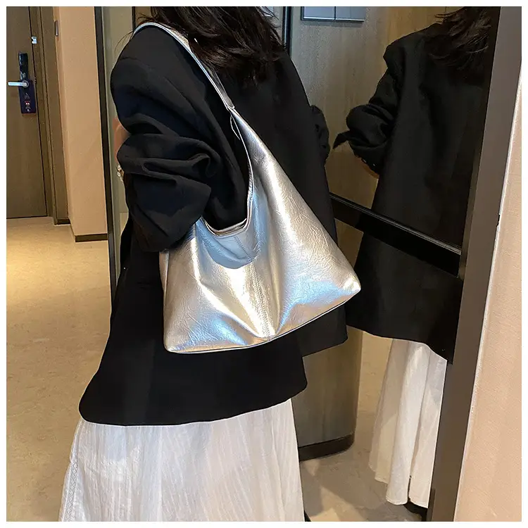 Black Leather Shoulder Bag for Women 2023 — feature 12