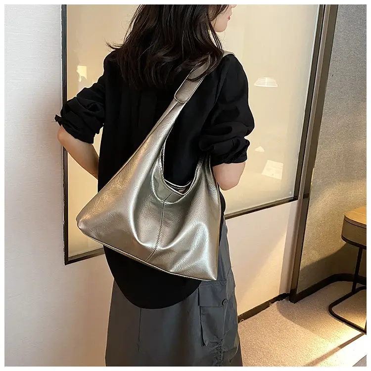Black Leather Shoulder Bag for Women 2023 — feature 14