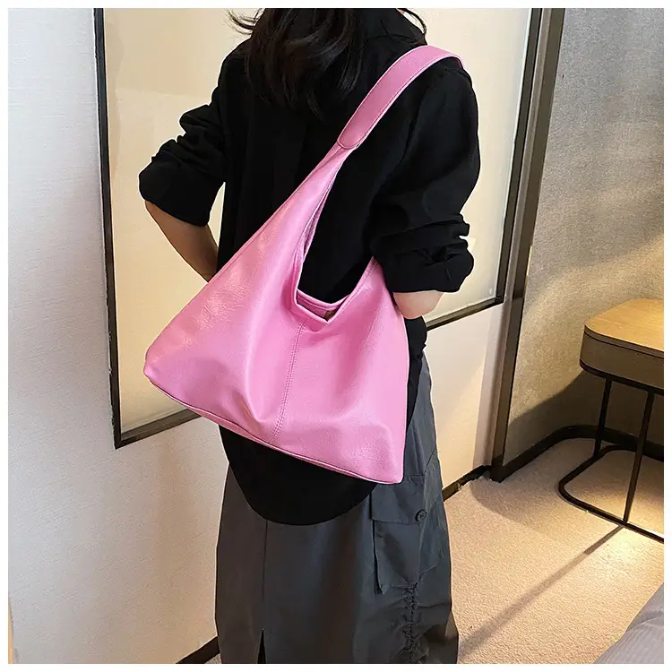 Black Leather Shoulder Bag for Women 2023 — feature 17