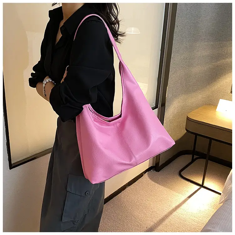Black Leather Shoulder Bag for Women 2023 — feature 18