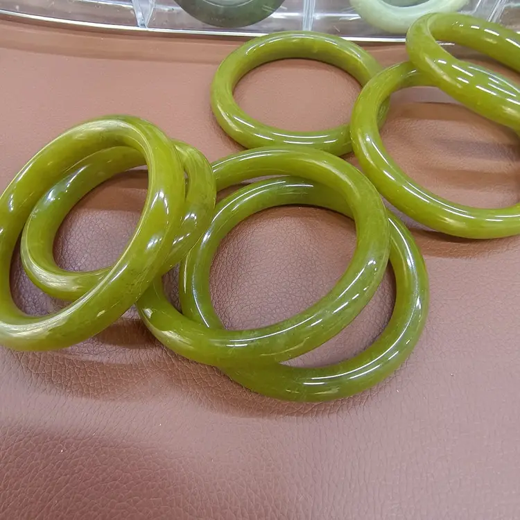 Natural Jade Female Bracelet Ice Xiuyan Wholesale — feature 9