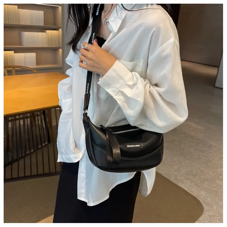 Korean Style Black Crossbody Shoulder Bag 2023 — feature 12