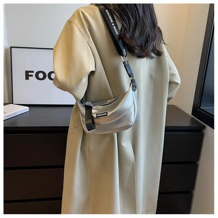 Korean Style Black Crossbody Shoulder Bag 2023 — feature 14