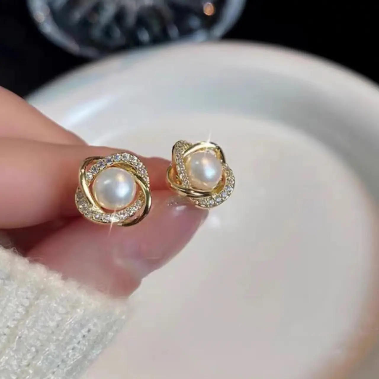 Trendy Gold Pearl Earrings for Women - Image 4