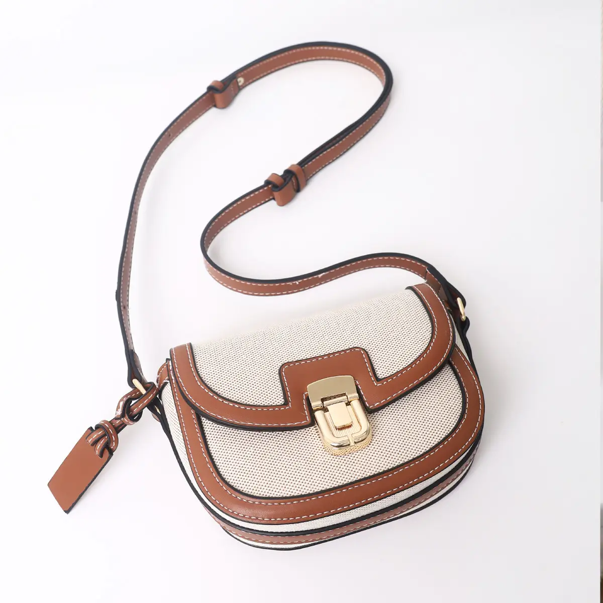 Women's Black White Woven Shoulder Bag with Gold Clasp - Image 4