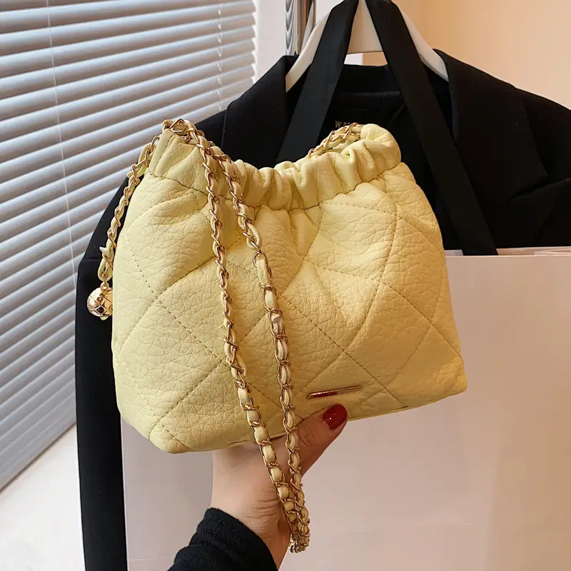 Women Rhombus Chain Shoulder Bag Cream 2023 - Image 6