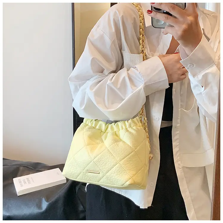Women Rhombus Chain Shoulder Bag Cream 2023 β feature 11