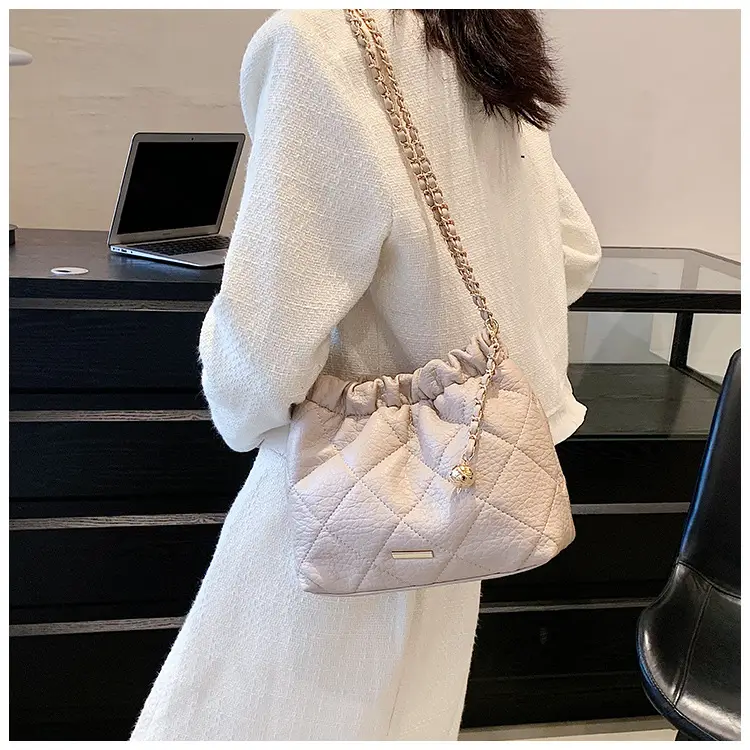 Women Rhombus Chain Shoulder Bag Cream 2023 β feature 14