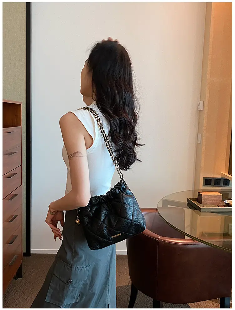 Women Rhombus Chain Shoulder Bag Cream 2023 β feature 15