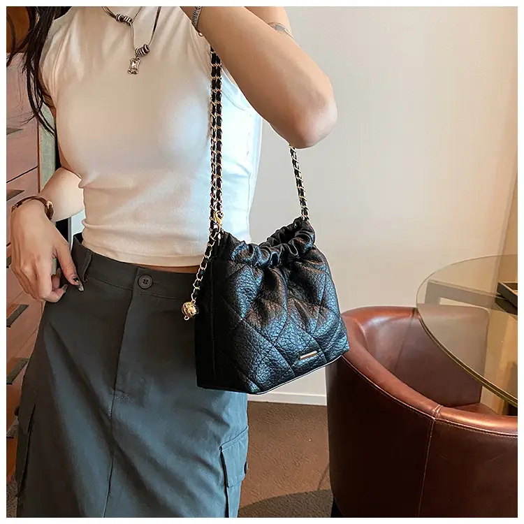 Women Rhombus Chain Shoulder Bag Cream 2023 β feature 16