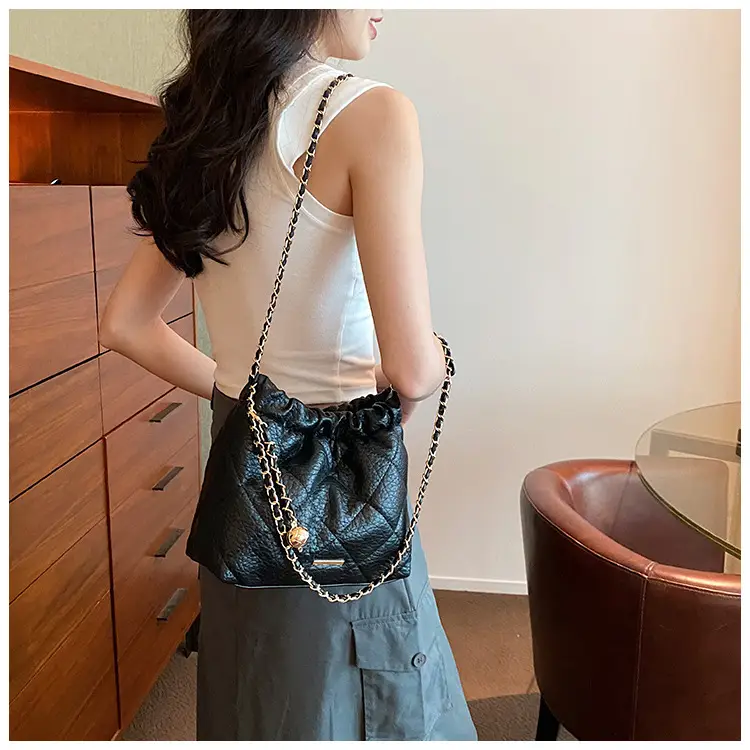 Women Rhombus Chain Shoulder Bag Cream 2023 β feature 17