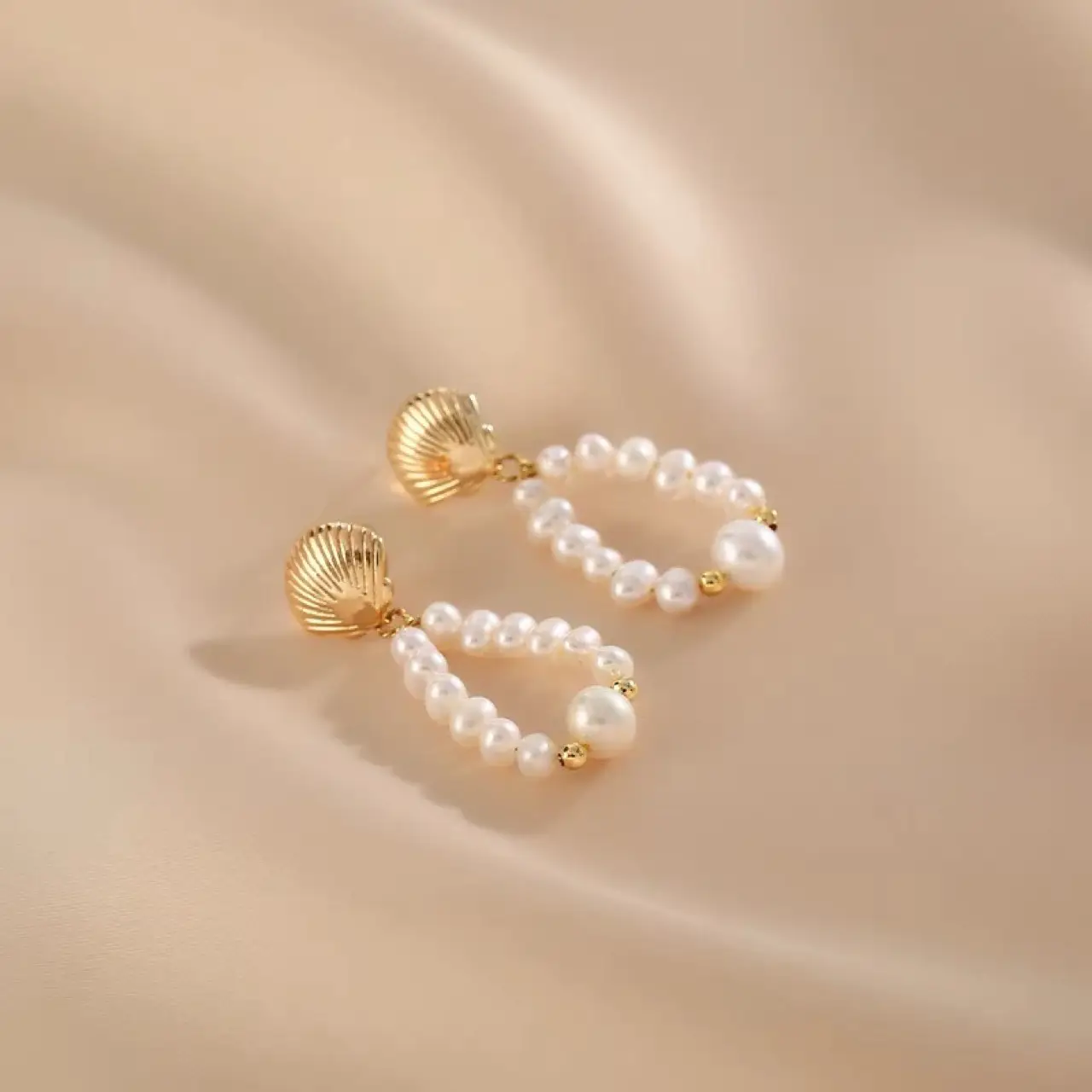 Elegant Pearl Shell Earrings for Women - Image 2