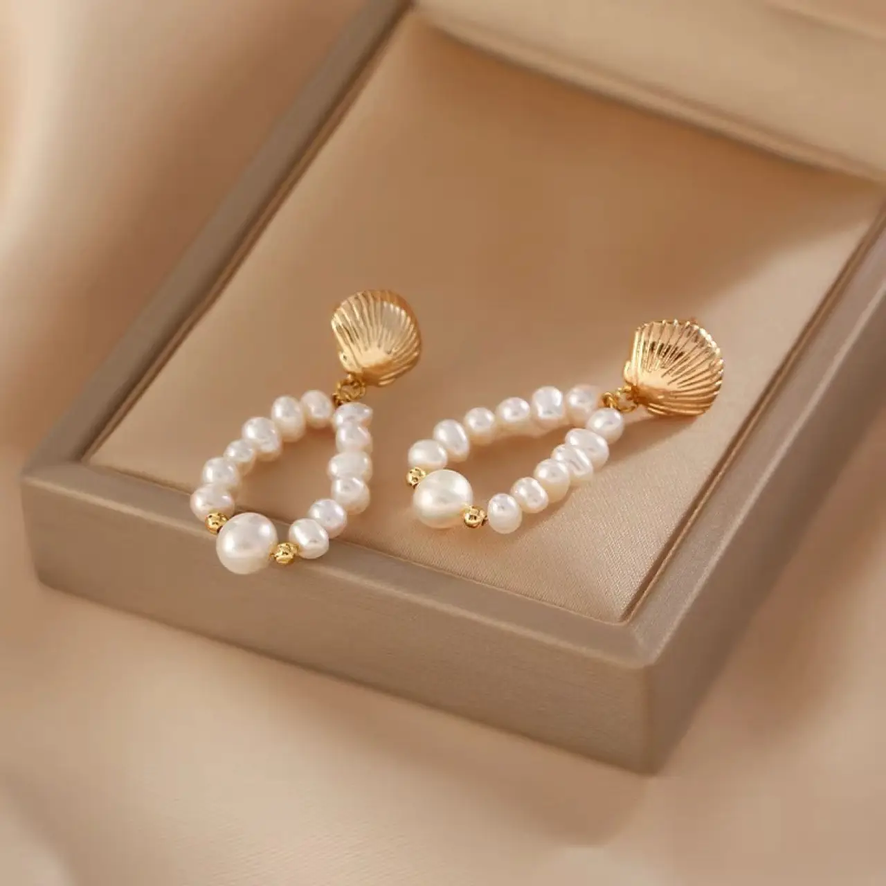 Elegant Pearl Shell Earrings for Women - Image 3