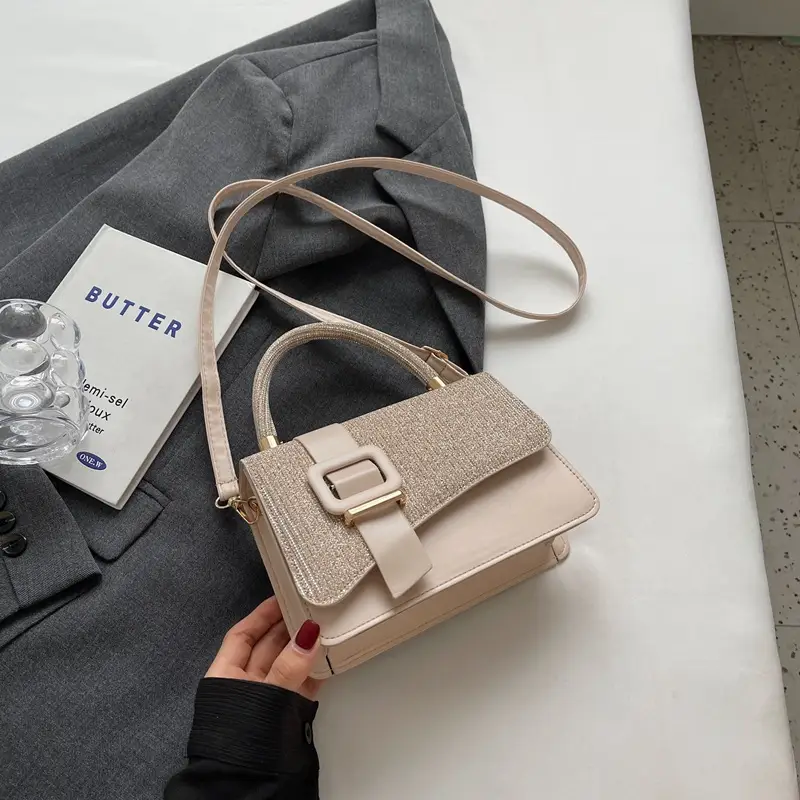 Commuter fashionable textured handbag 2023 early autumn new western style versatile Korean style shoulder messenger bag small square bag fashion