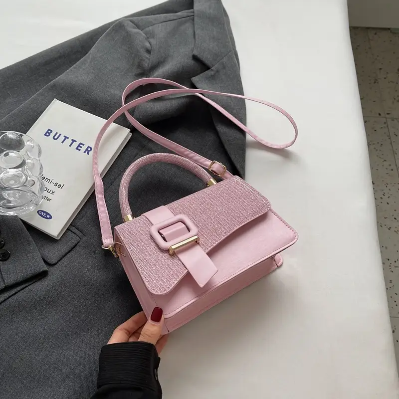 Commuter fashionable textured handbag 2023 early autumn new western style versatile Korean style shoulder messenger bag small square bag fashion