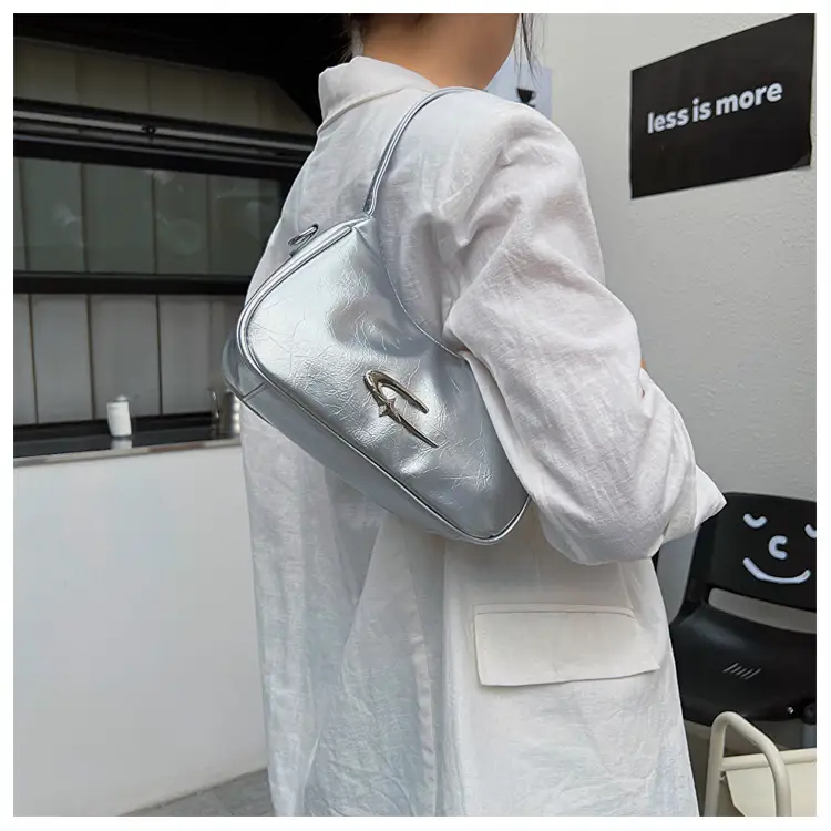 Black Leather Shoulder Bag for Women 2023 — feature 11