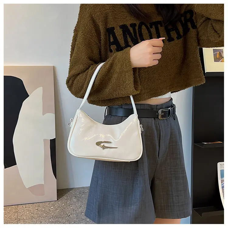Black Leather Shoulder Bag for Women 2023 — feature 13