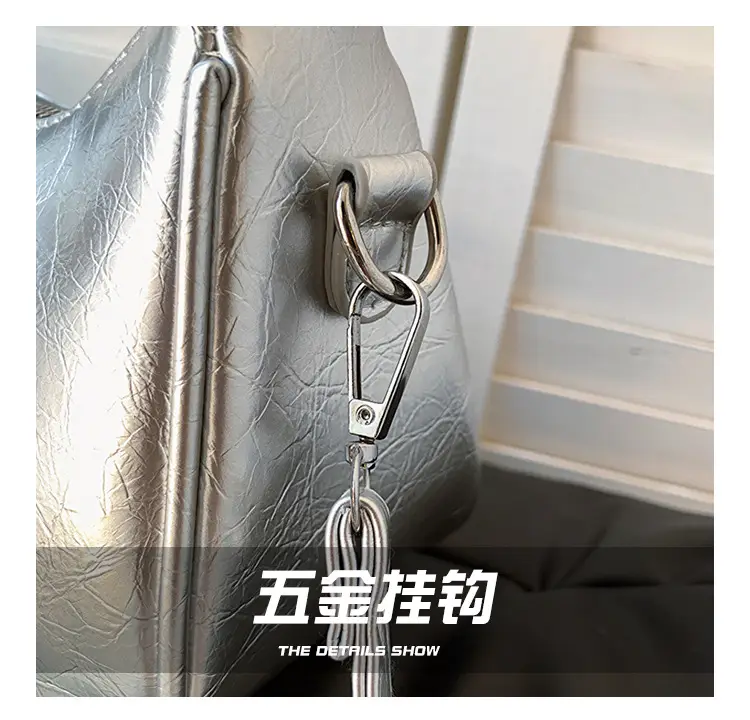 Black Leather Shoulder Bag for Women 2023 — feature 5