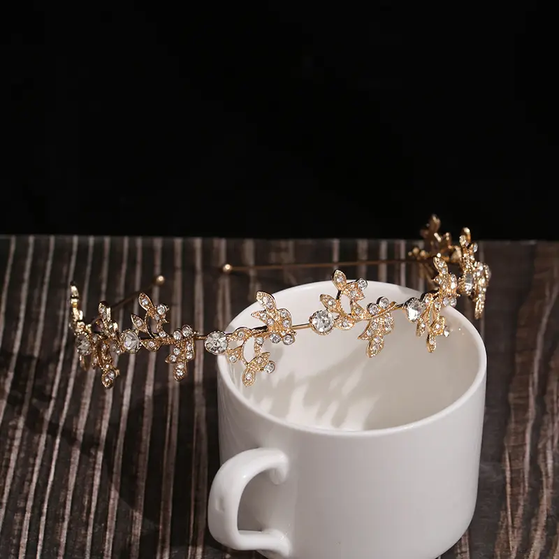 Bridal Diamond Crown Tiara with Rhinestones — feature 6