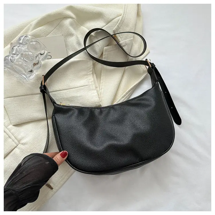 Vintage Black Crossbody Bag with Wide Strap — feature 17