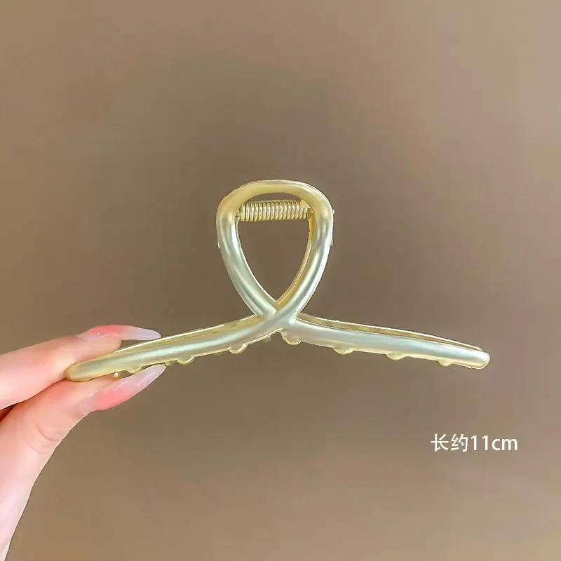 Gold Pearl Hair Clip for Women Large Size - Image 11
