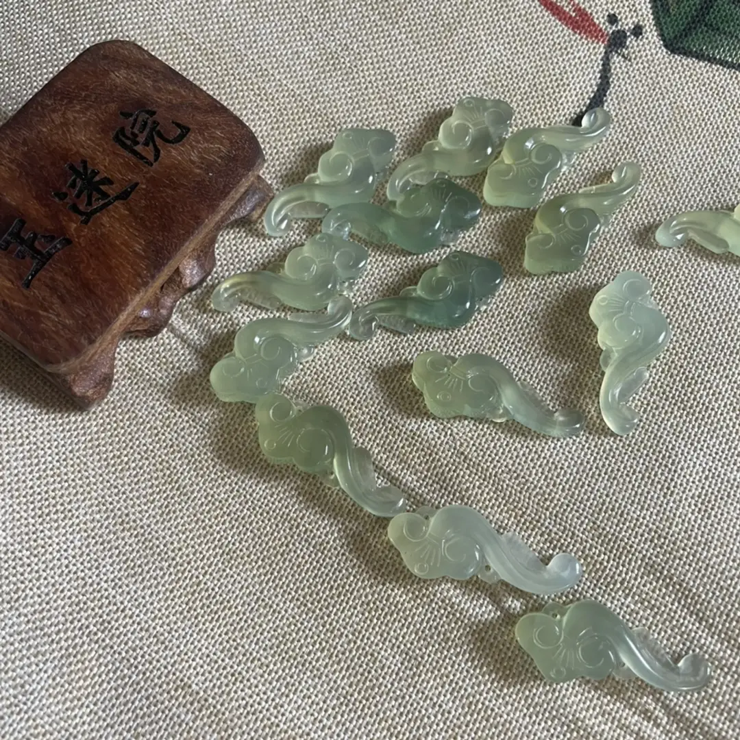 Green Xiuyan Jade Ruyi Pendant Natural Jade Hand-carved - Image 2
