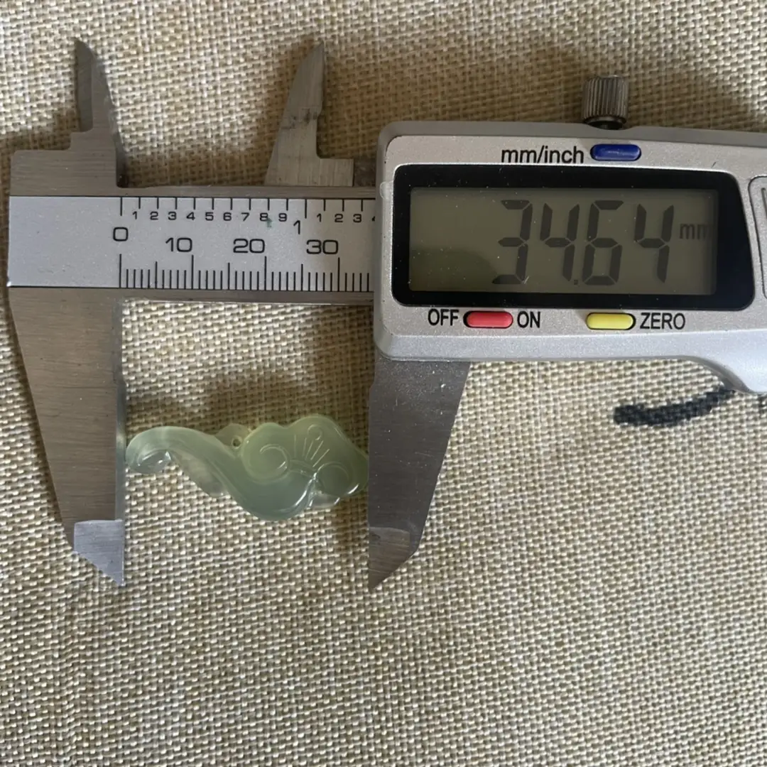 Green Xiuyan Jade Ruyi Pendant Natural Jade Hand-carved - Image 3