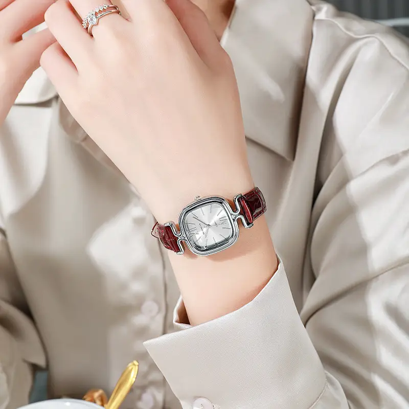 Elegant Green Strap Women's Watch with Square Dial — feature 4