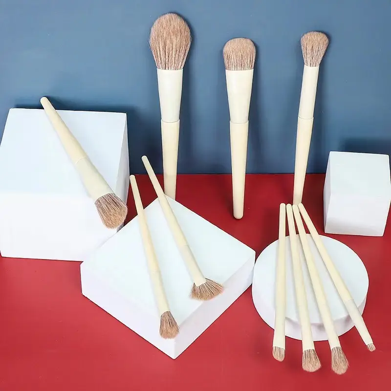 10-Piece Soft Bristle Makeup Brush Set — feature 1