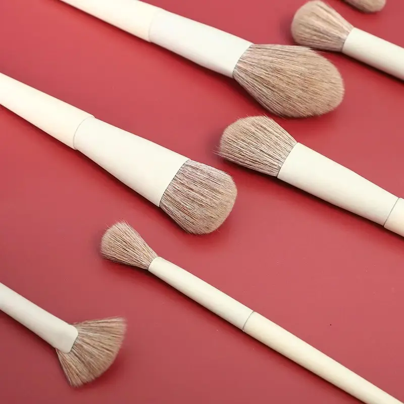 10-Piece Soft Bristle Makeup Brush Set — feature 2