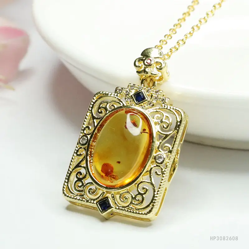 Natural Amber Flower Pendant Necklace Vintage Gold - Image 5