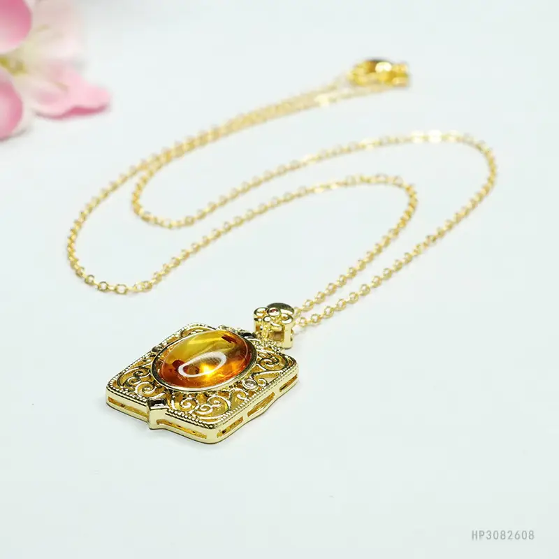 Natural Amber Flower Pendant Necklace Vintage Gold - Image 6