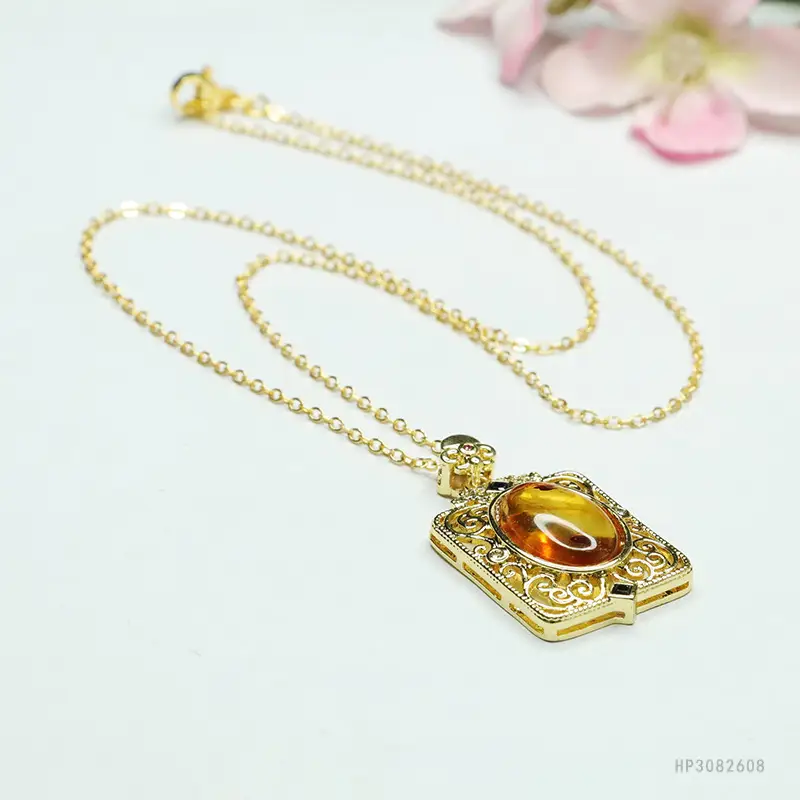 Natural Amber Flower Pendant Necklace Vintage Gold — feature 8