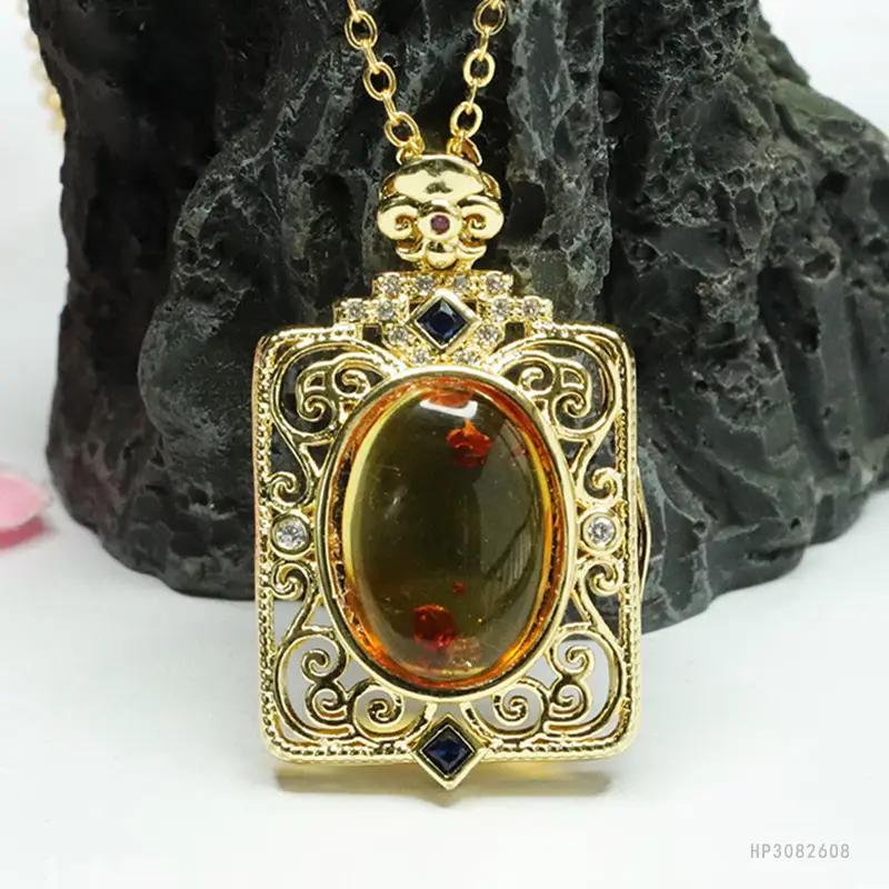 Natural Amber Flower Pendant Necklace Vintage Gold - Image 2