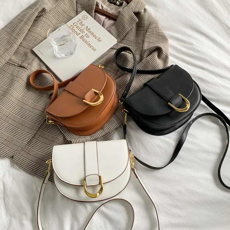Women's Black Shoulder Bag with Gold Clasp 2022 - Image 4