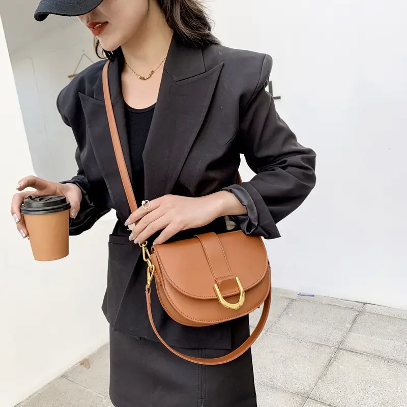 Women's Black Shoulder Bag with Gold Clasp 2022 - Image 6