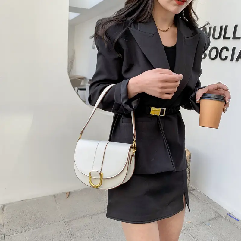 Women's Black Shoulder Bag with Gold Clasp 2022 - Image 7