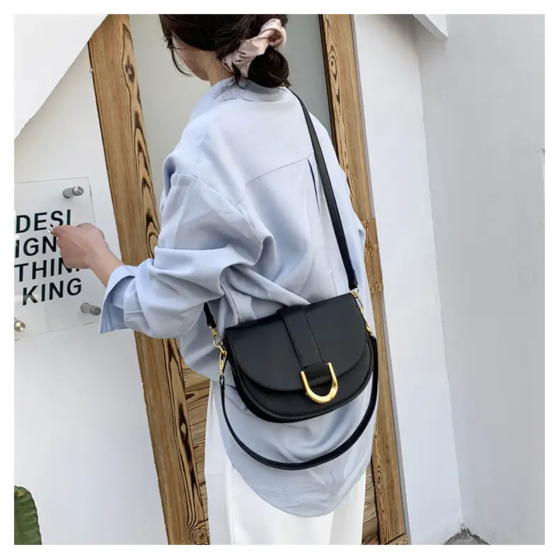 Women's Black Shoulder Bag with Gold Clasp 2022 — feature 13