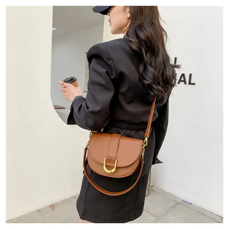 Women's Black Shoulder Bag with Gold Clasp 2022 — feature 14