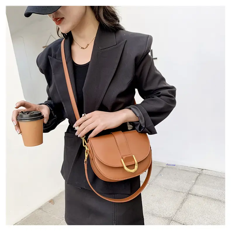 Women's Black Shoulder Bag with Gold Clasp 2022 — feature 15