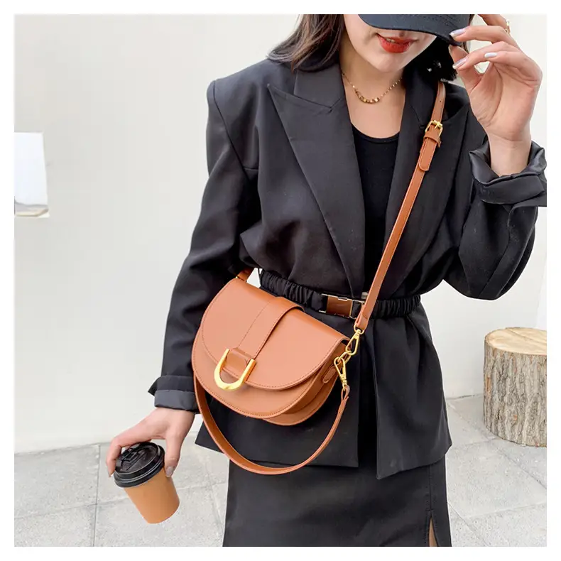 Women's Black Shoulder Bag with Gold Clasp 2022 — feature 16