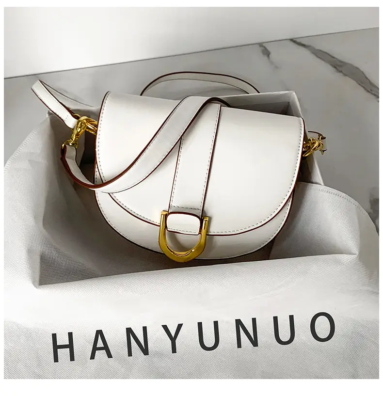 Women's Black Shoulder Bag with Gold Clasp 2022 — feature 6