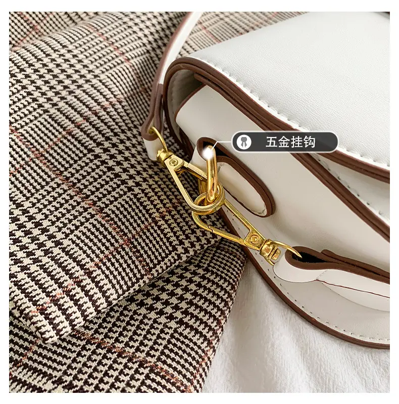 Women's Black Shoulder Bag with Gold Clasp 2022 — feature 8