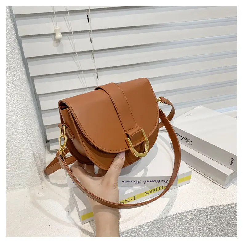 Women's Black Shoulder Bag with Gold Clasp 2022 - Image 3