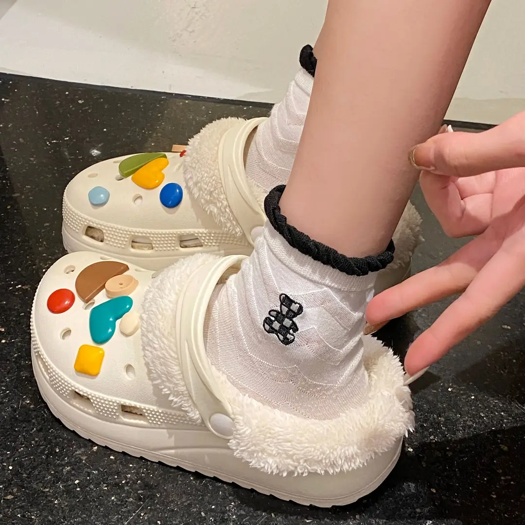 2023 autumn and winter cartoon love button diy hole shoes women's outer wear room velvet removable washable cotton cover plush shoes