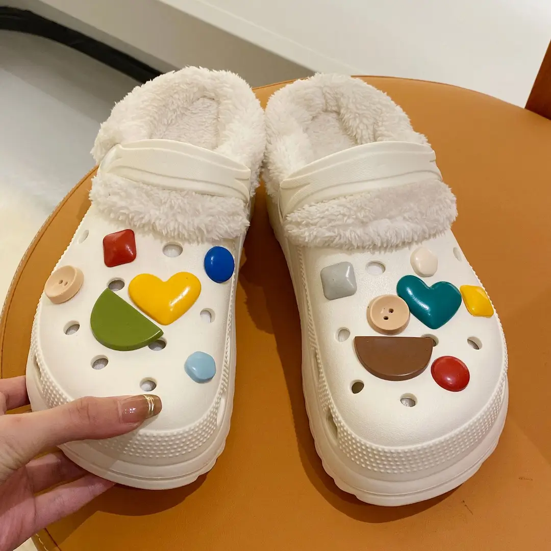 2023 autumn and winter cartoon love button diy hole shoes women's outer wear room velvet removable washable cotton cover plush shoes