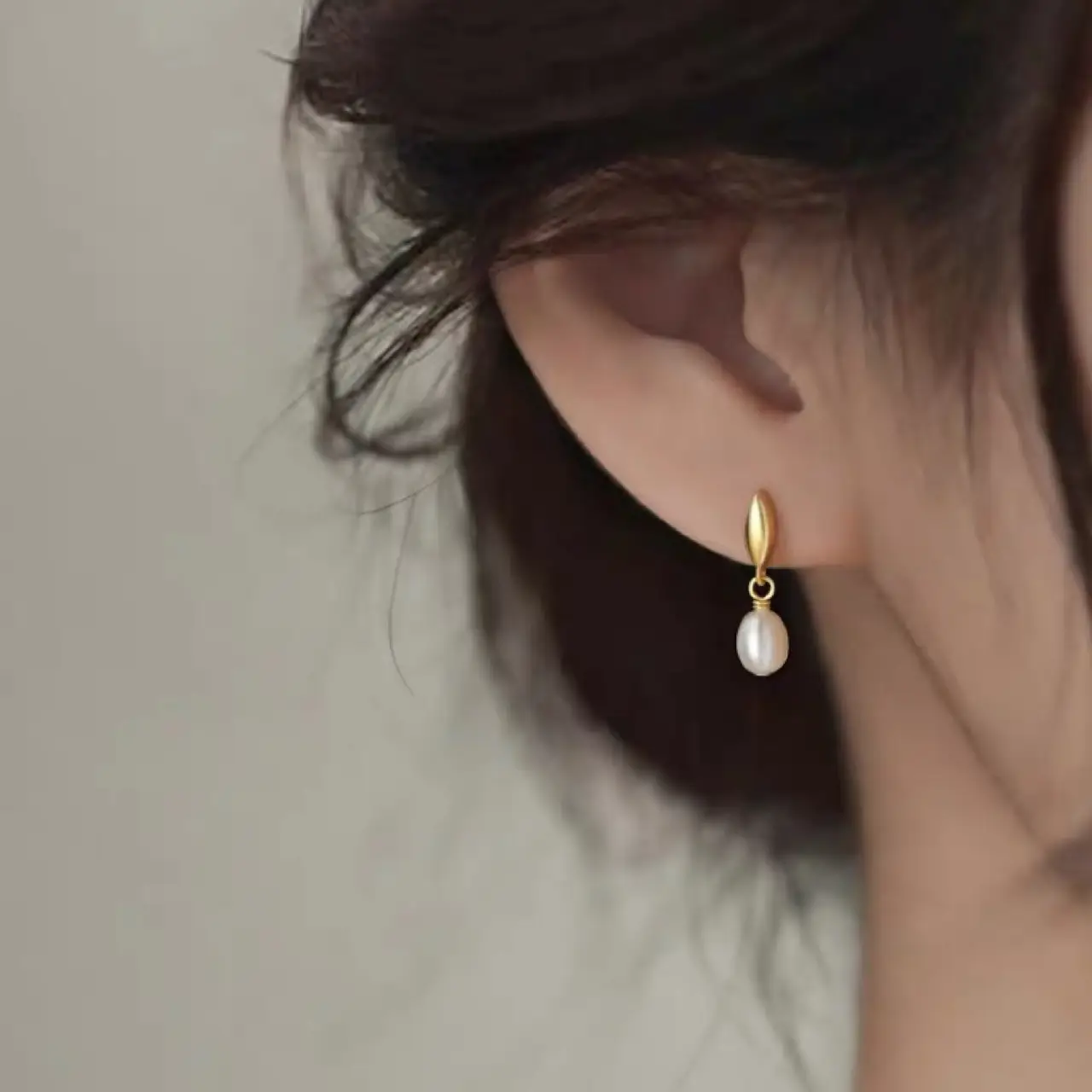 S925 Gold Pearl Earrings for Women - Image 5