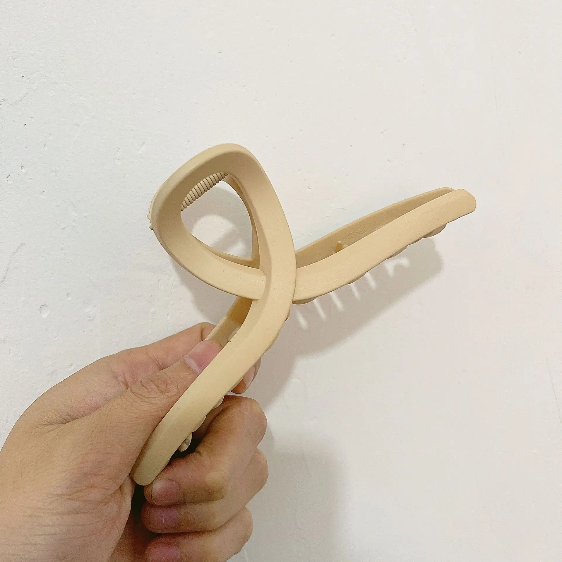 Oversized Hair Clips for Women - High-Grade & Durable — feature 4